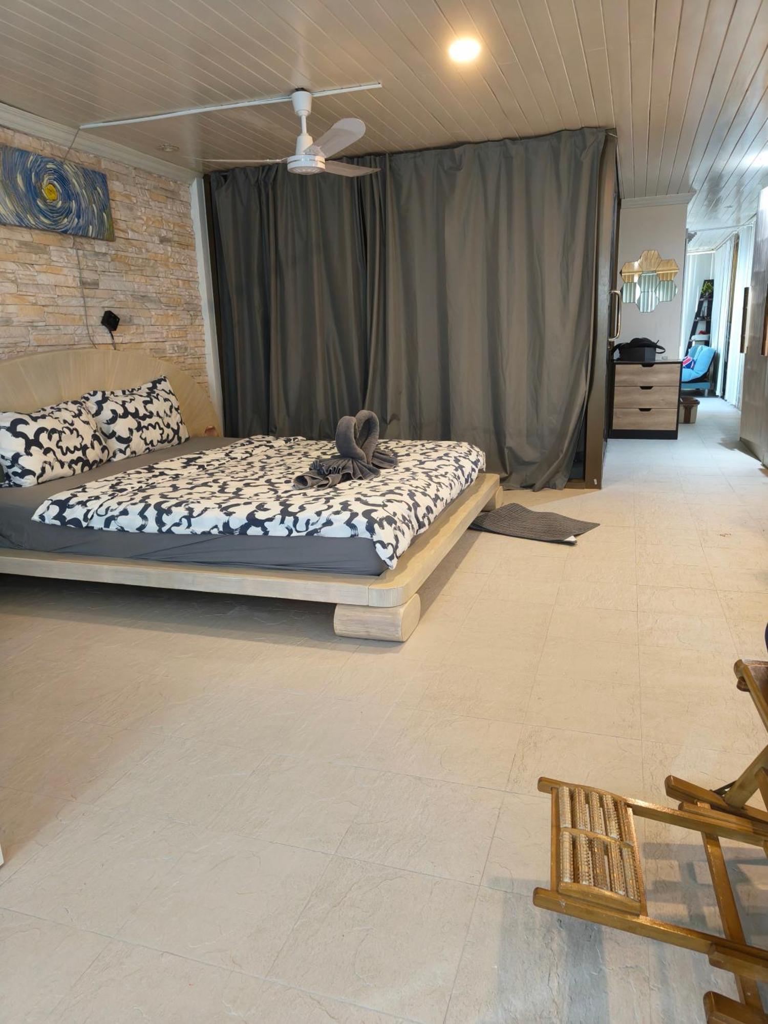 Kata Happy Place Room photo